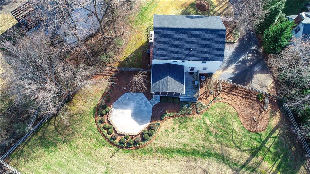 2466 Vincent Road Property Photo 1