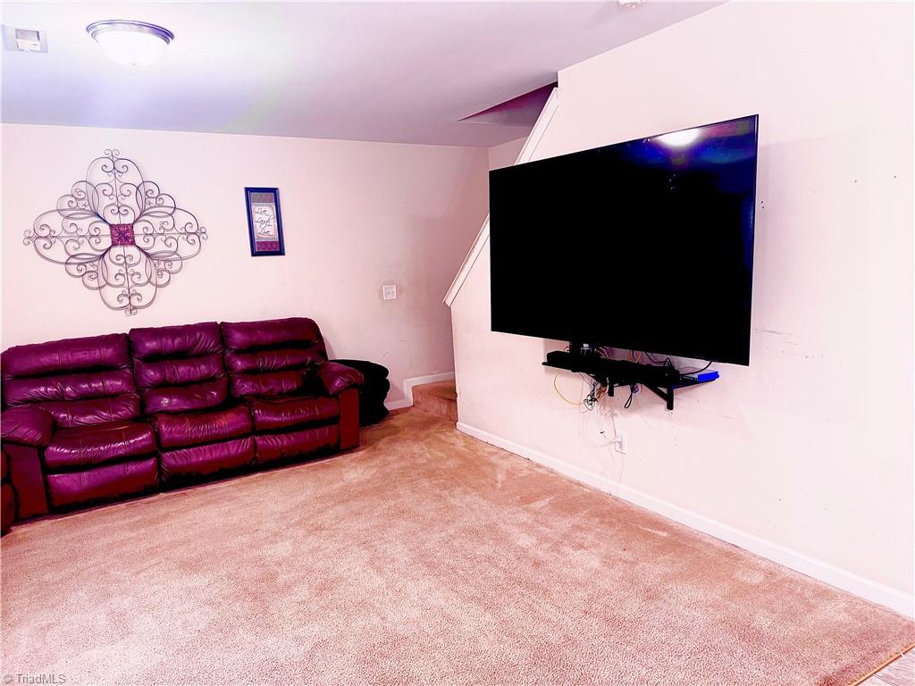 622 Bentley Lane Property Photo 4