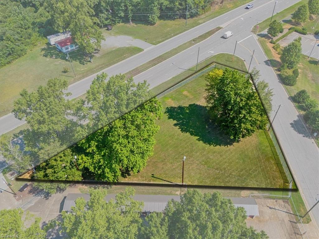 2314 Freeway Drive Property Photo 1