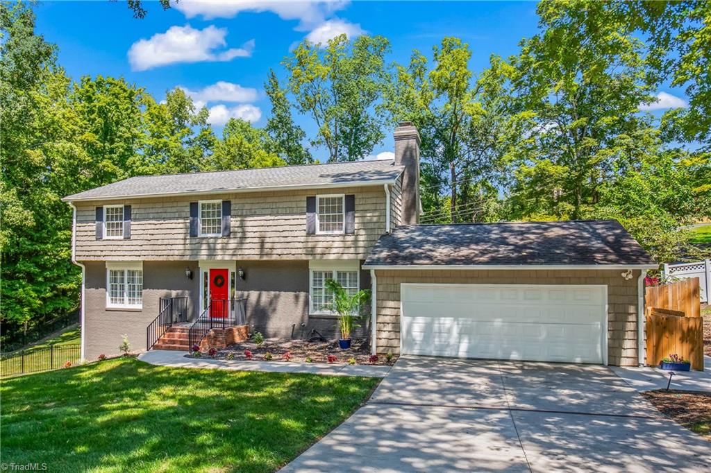 1222 Yorkshire Drive Property Photo 1