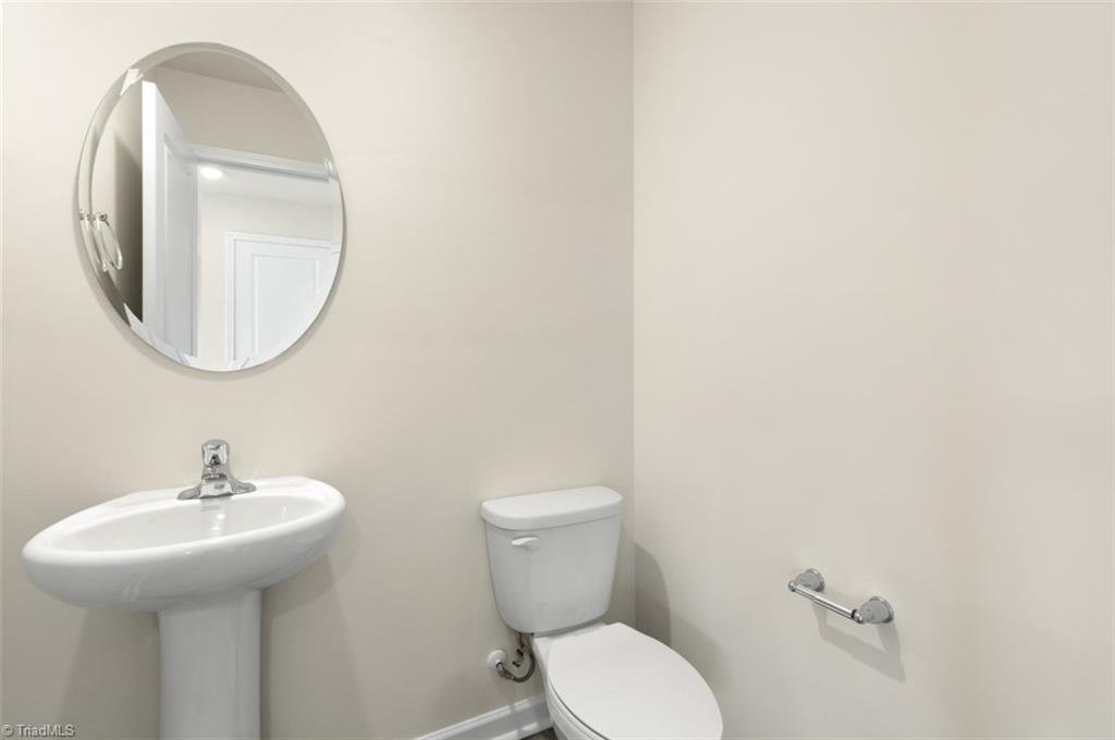 104 East Farm Loop Property Photo 8