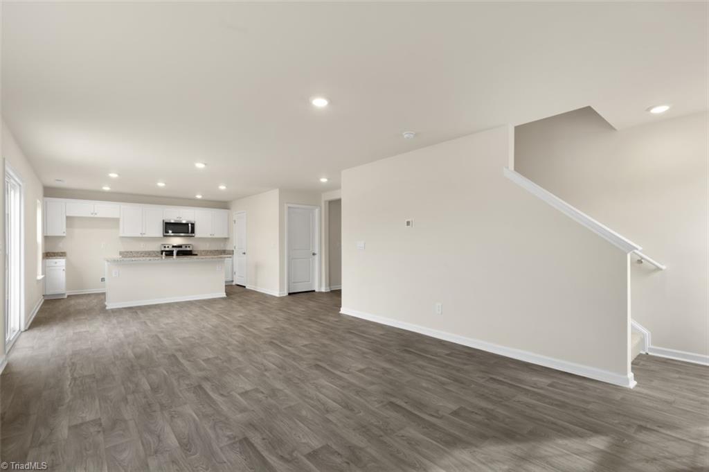 104 East Farm Loop Property Photo 11