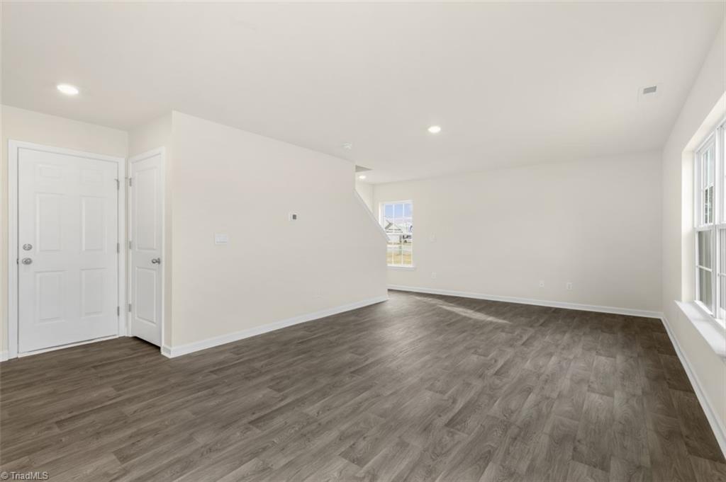 104 East Farm Loop Property Photo 13