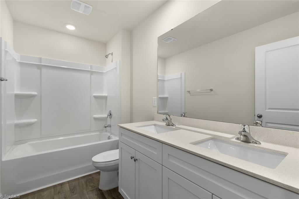 104 East Farm Loop Property Photo 20