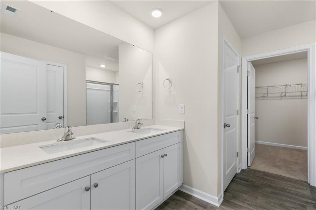 104 East Farm Loop Property Photo 27