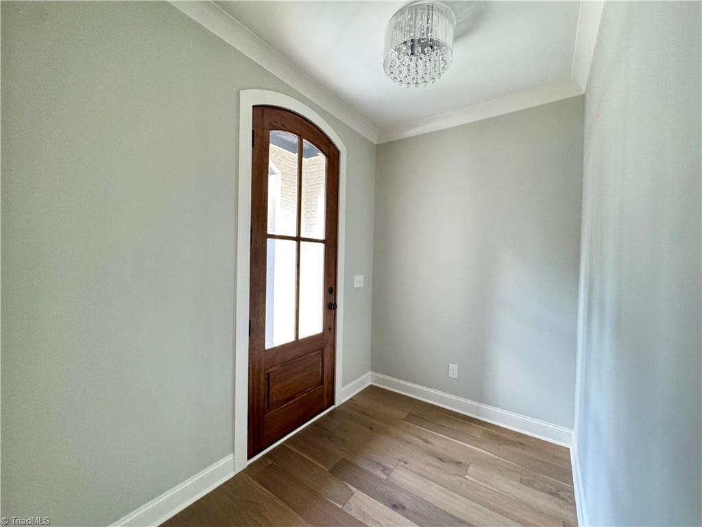 5918 Crossview Drive Property Photo 3