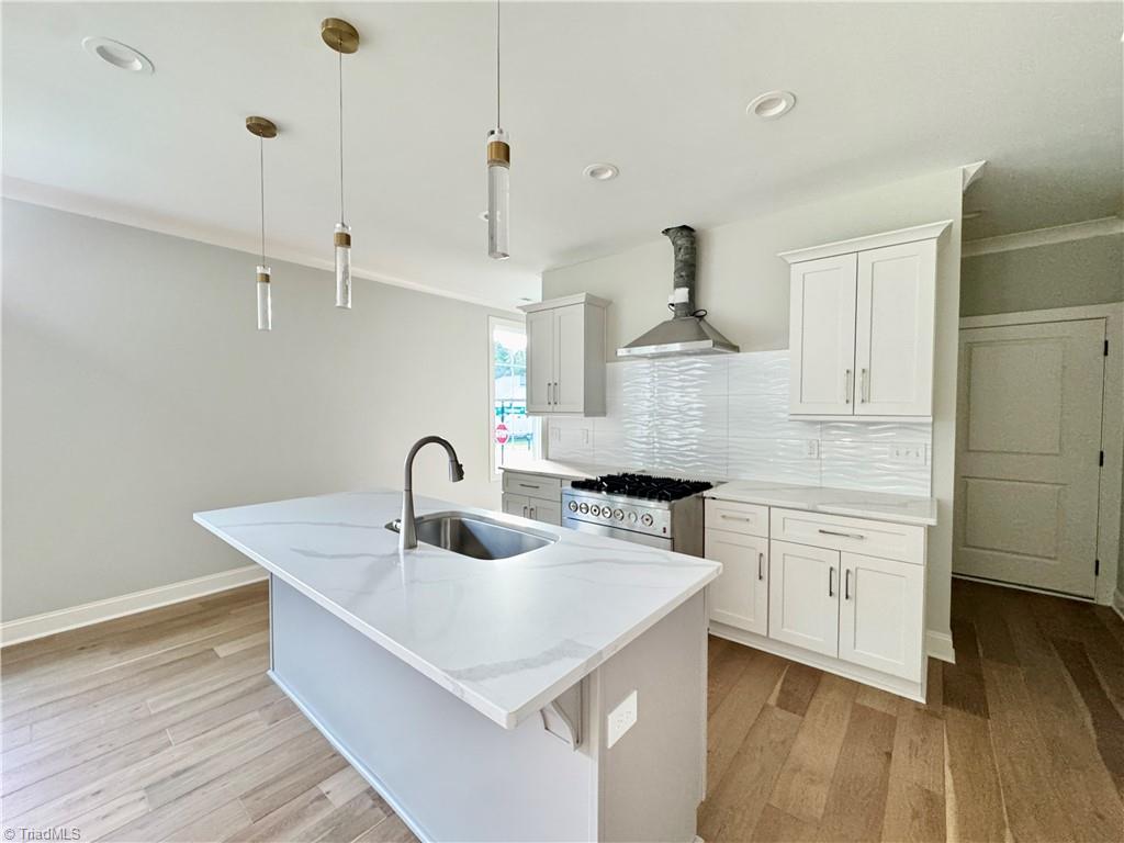 5918 Crossview Drive Property Photo 4