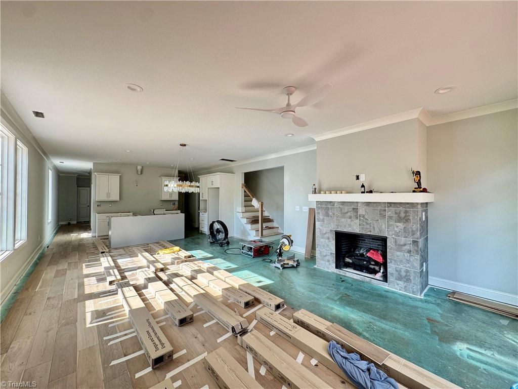 5918 Crossview Drive Property Photo 7
