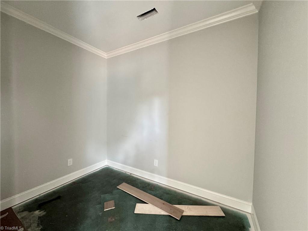 5918 Crossview Drive Property Photo 9