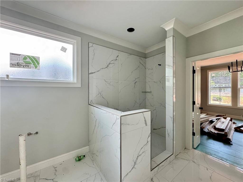 5918 Crossview Drive Property Photo 14