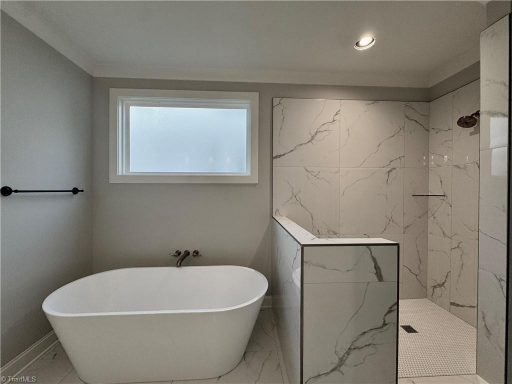 5918 Crossview Drive Property Photo 14