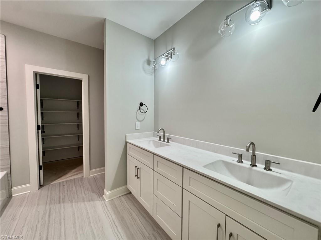 5918 Crossview Drive Property Photo 23