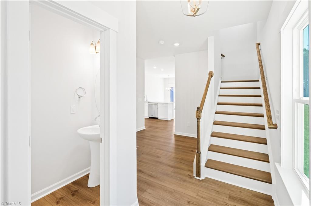7254 Huntgate Drive Property Photo 4