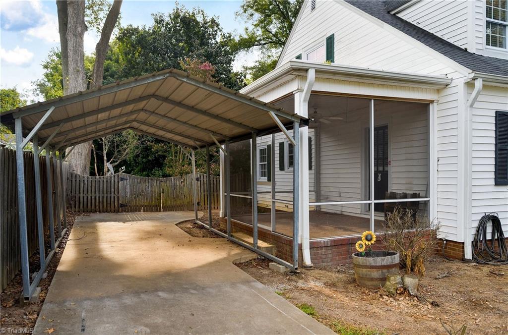 607 Maple Avenue Property Photo 4