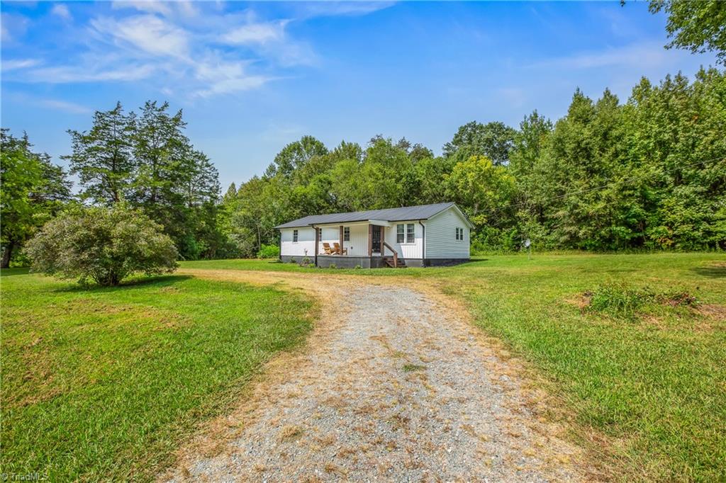 1498 NC Highway 65 W Property Photo 1