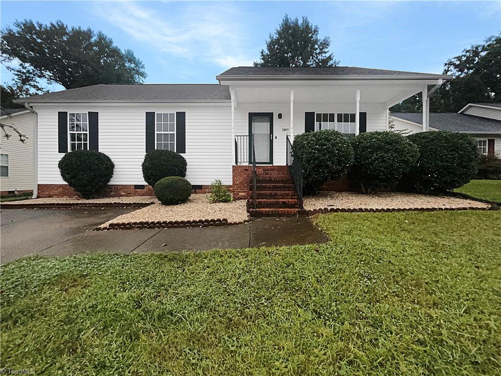 1847 Camden Forest Drive Property Photo 1