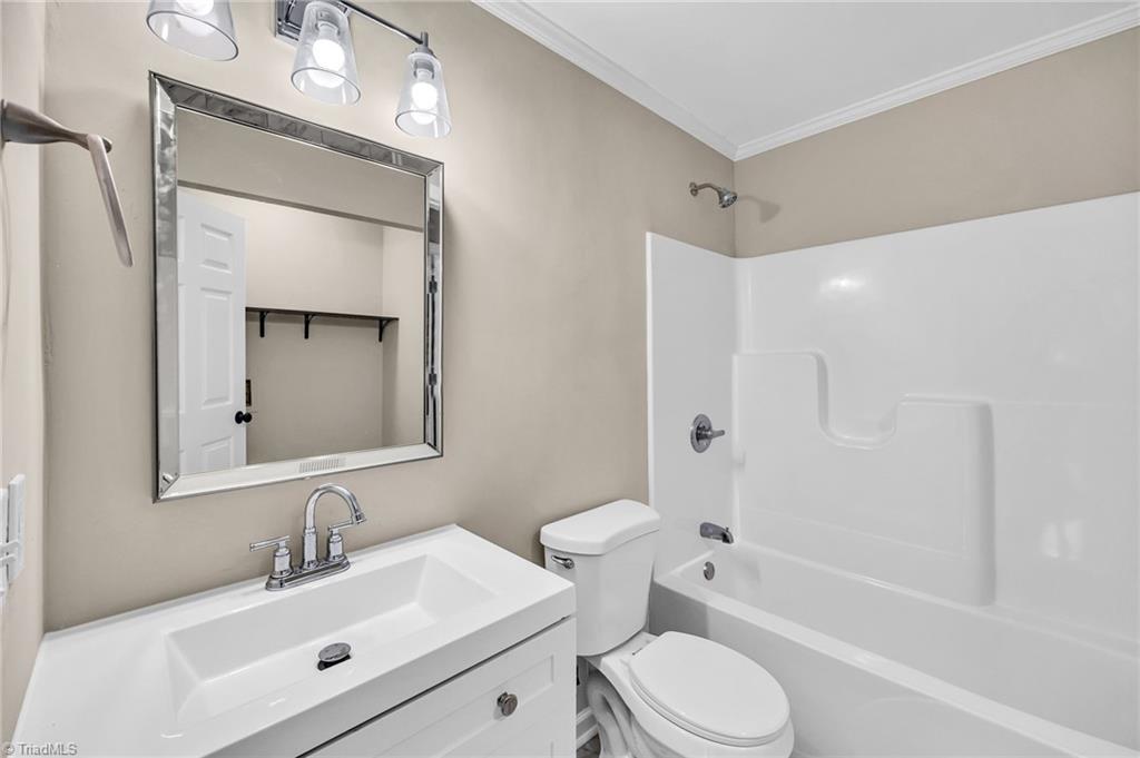 1701 Midway Street Property Photo 11