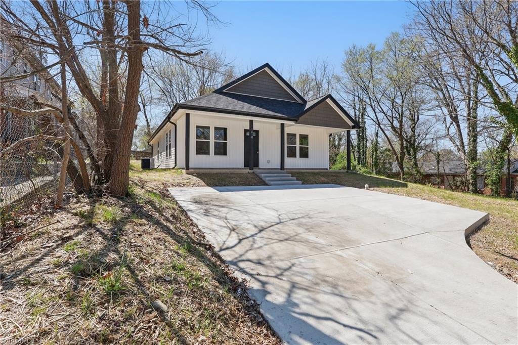 1410 E Commerce Avenue Property Photo 2