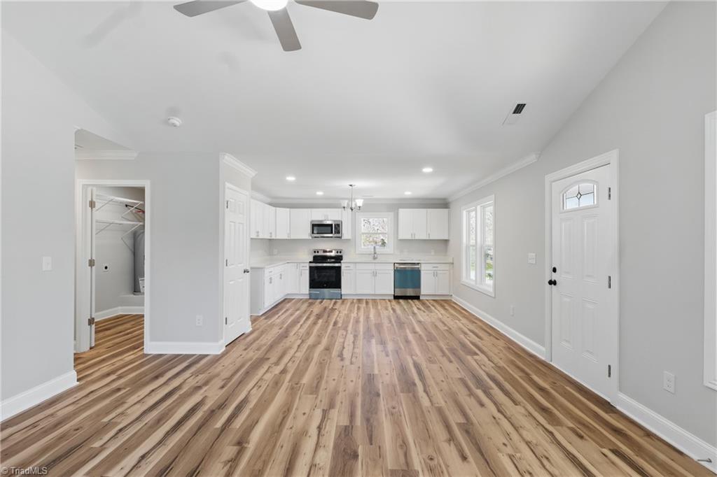 1410 E Commerce Avenue Property Photo 4