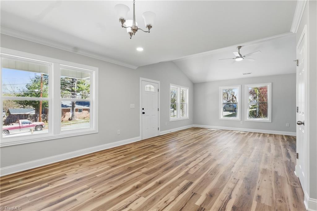 1410 E Commerce Avenue Property Photo 8