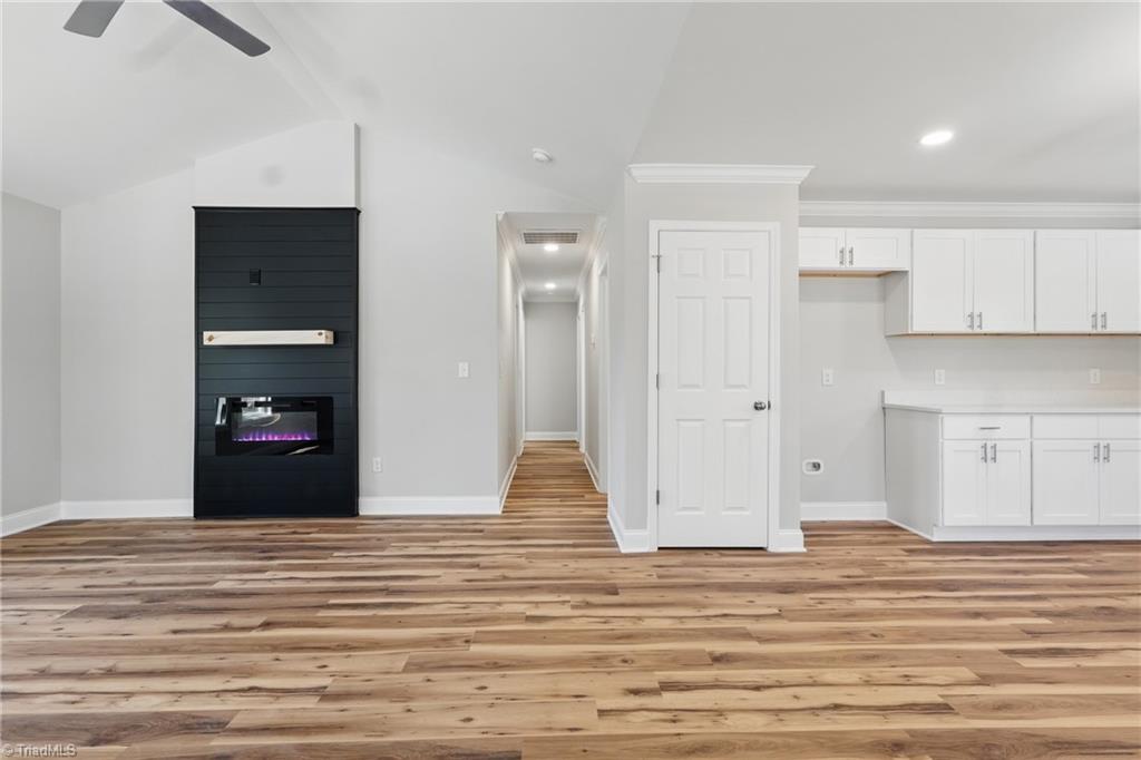 1410 E Commerce Avenue Property Photo 9