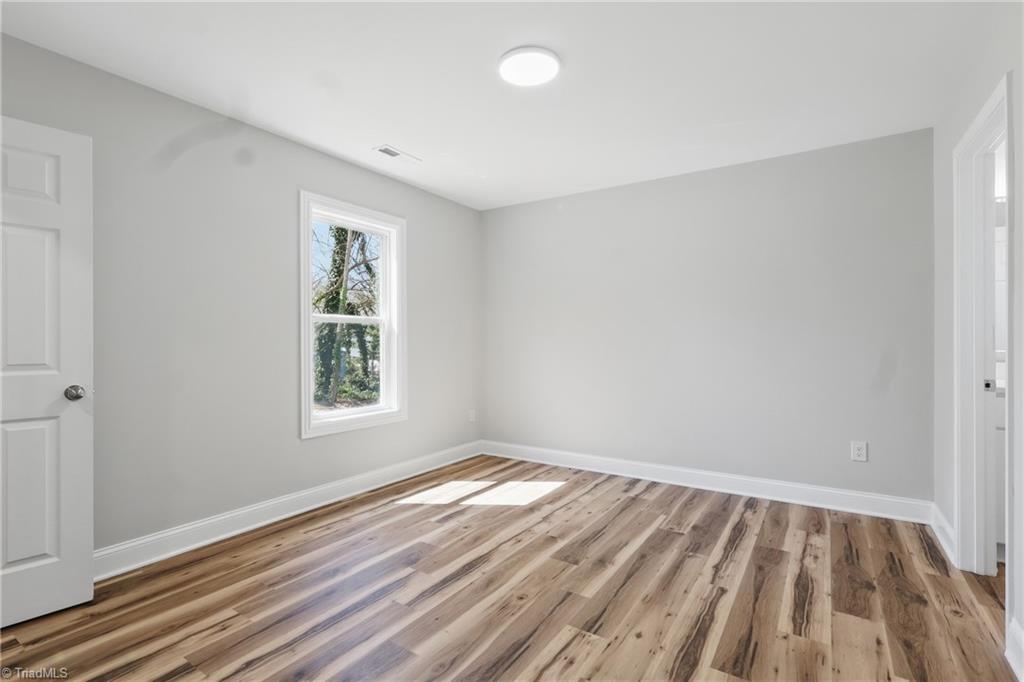 1410 E Commerce Avenue Property Photo 11