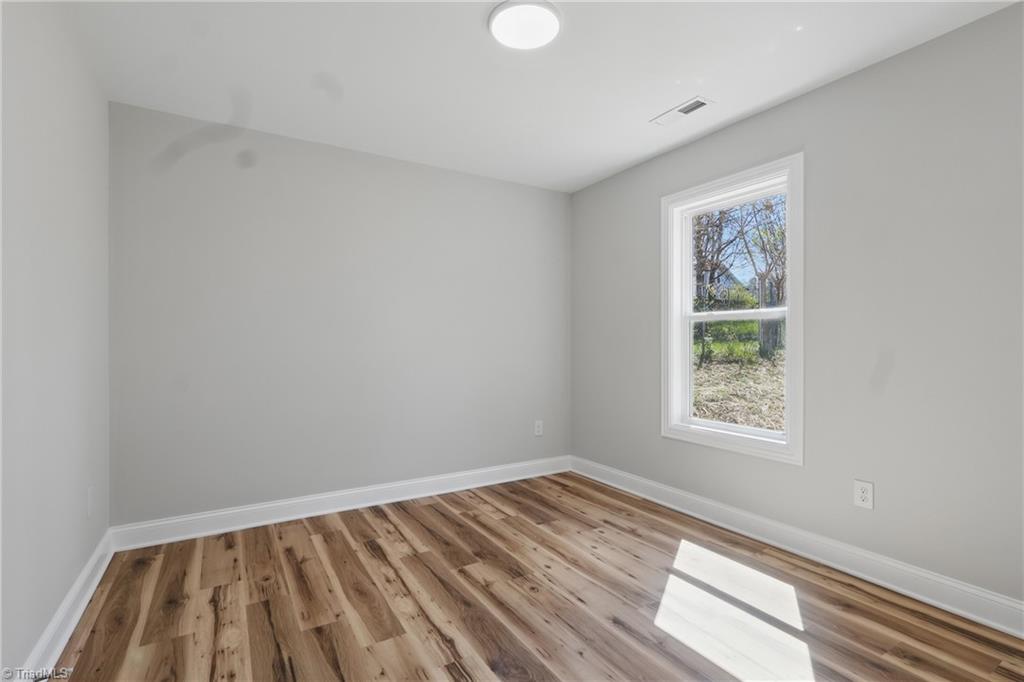 1410 E Commerce Avenue Property Photo 18