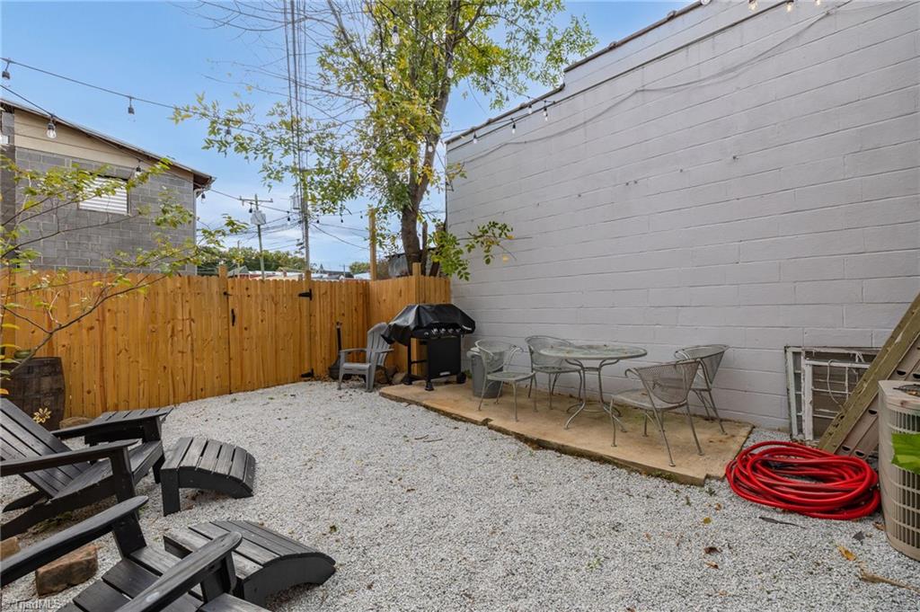 107 W Murphy Street Property Photo 17