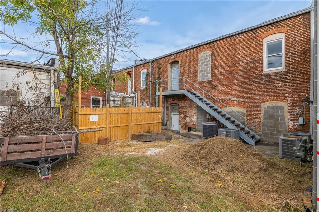 107 W Murphy Street Property Photo 21