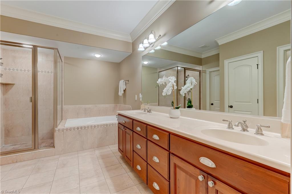 5911 Ballinger Road # D Property Photo 9