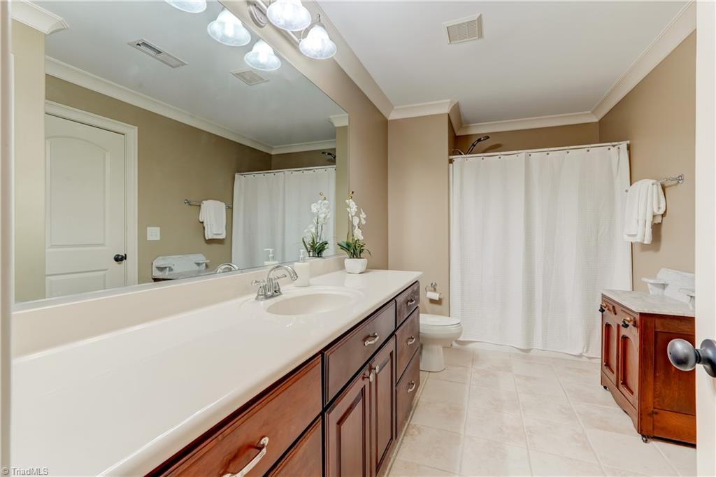 5911 Ballinger Road # D Property Photo 11