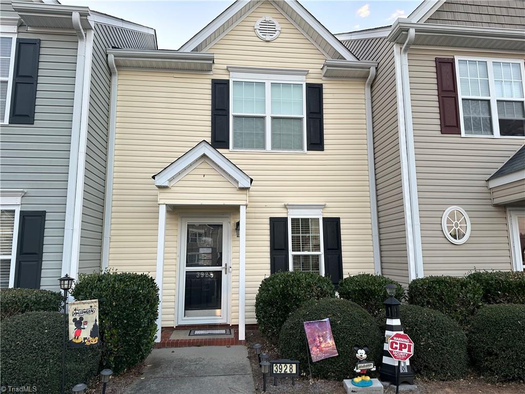 3928 Village Park Court Property Photo 1