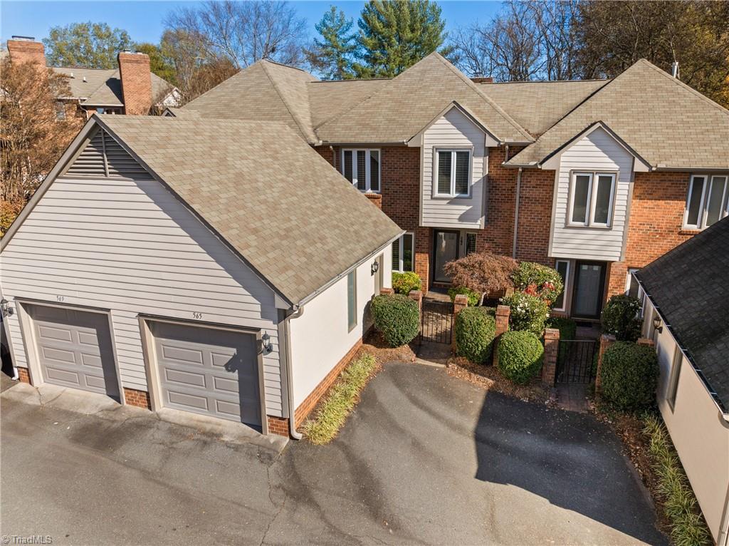 565 Sherwood Hills Drive Property Photo 1