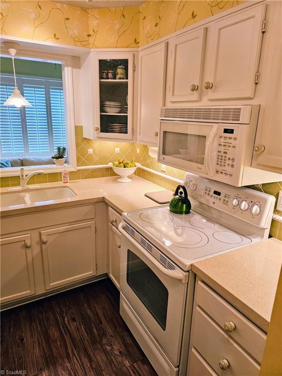 2328 Bermuda Village Drive Property Photo 14