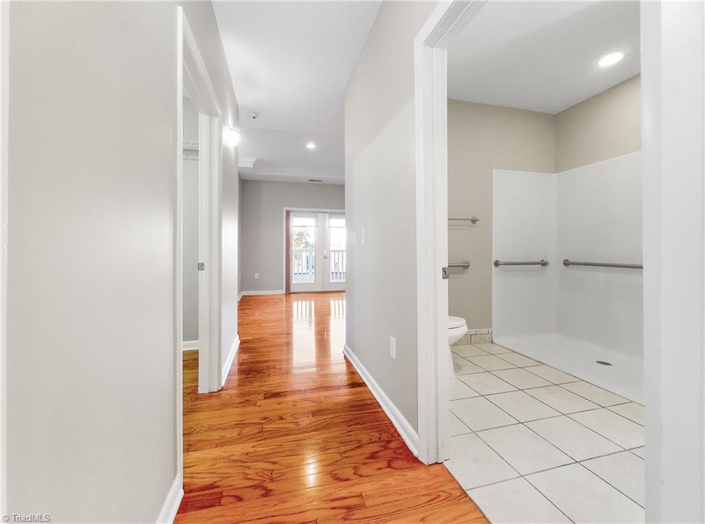 605 W Market Street # 210 Property Photo 10