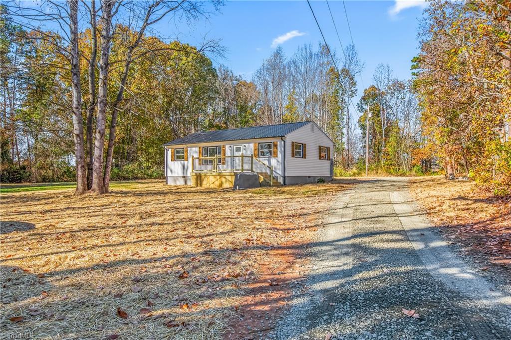 9613 NC Highway 67 Property Photo 1