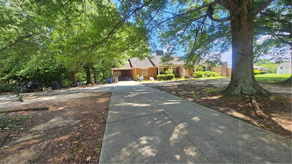 5044 Shattalon Drive Property Photo 1