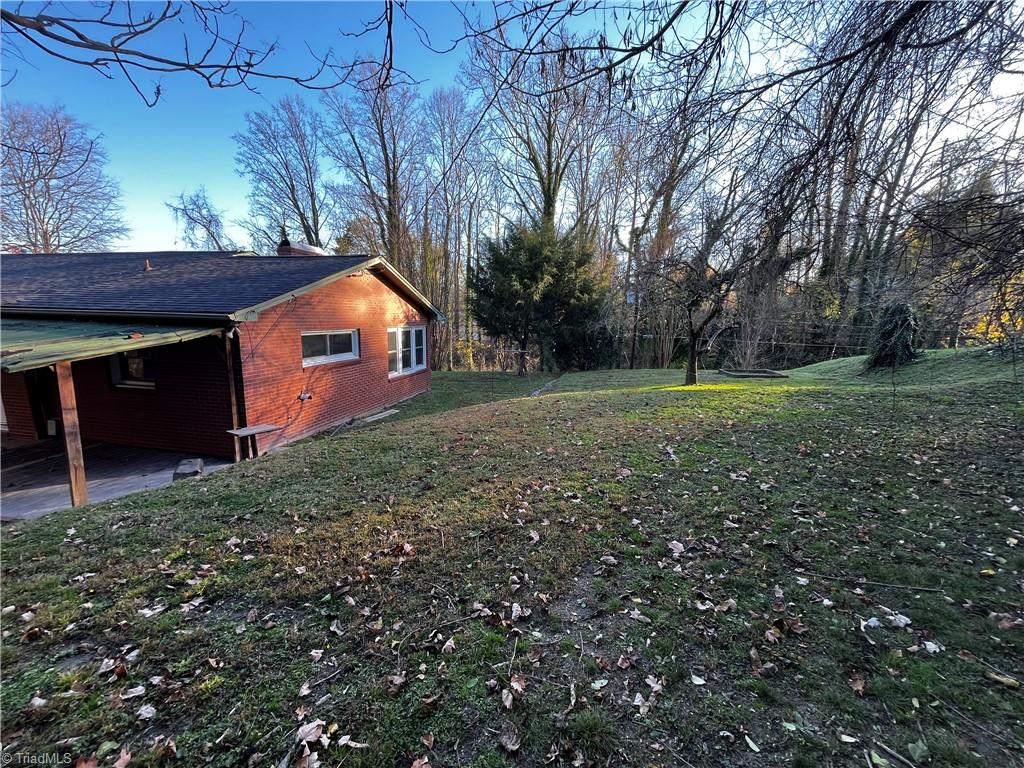 415 E Oak Street Property Photo 7