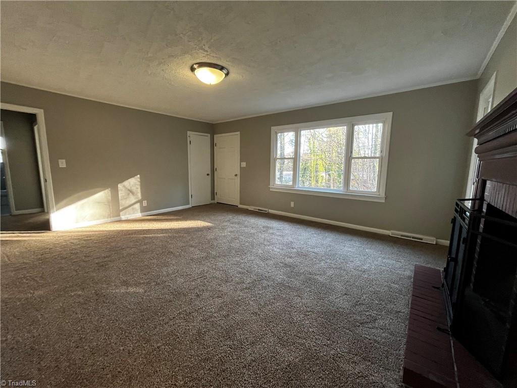 415 E Oak Street Property Photo 20