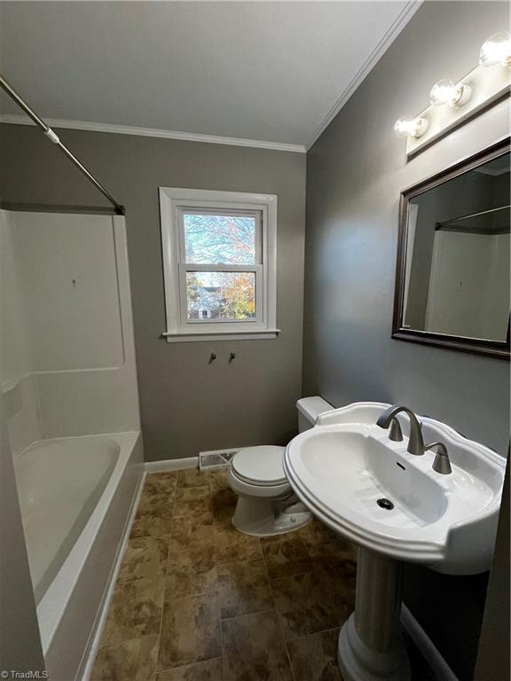 415 E Oak Street Property Photo 22