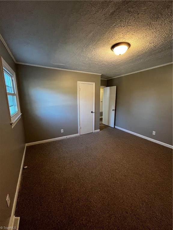 415 E Oak Street Property Photo 23