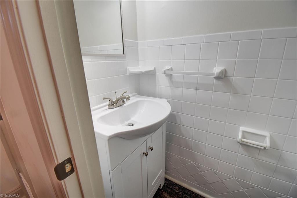 2616 Amherst Court Property Photo 24