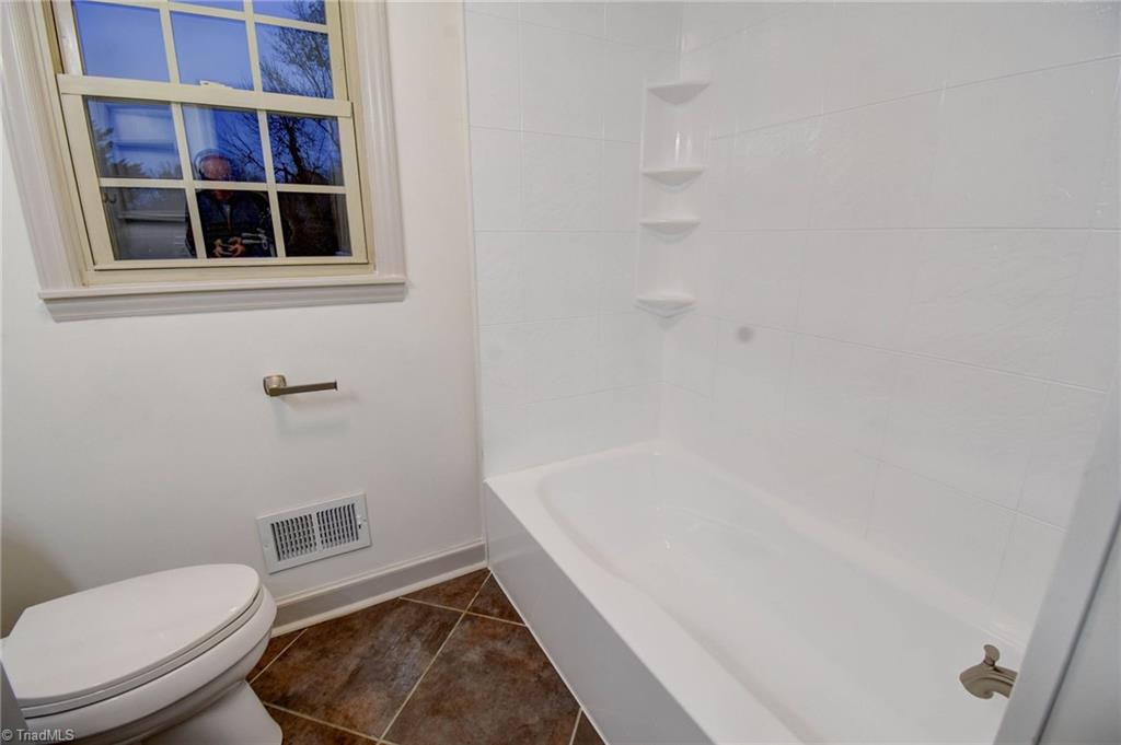 2616 Amherst Court Property Photo 28