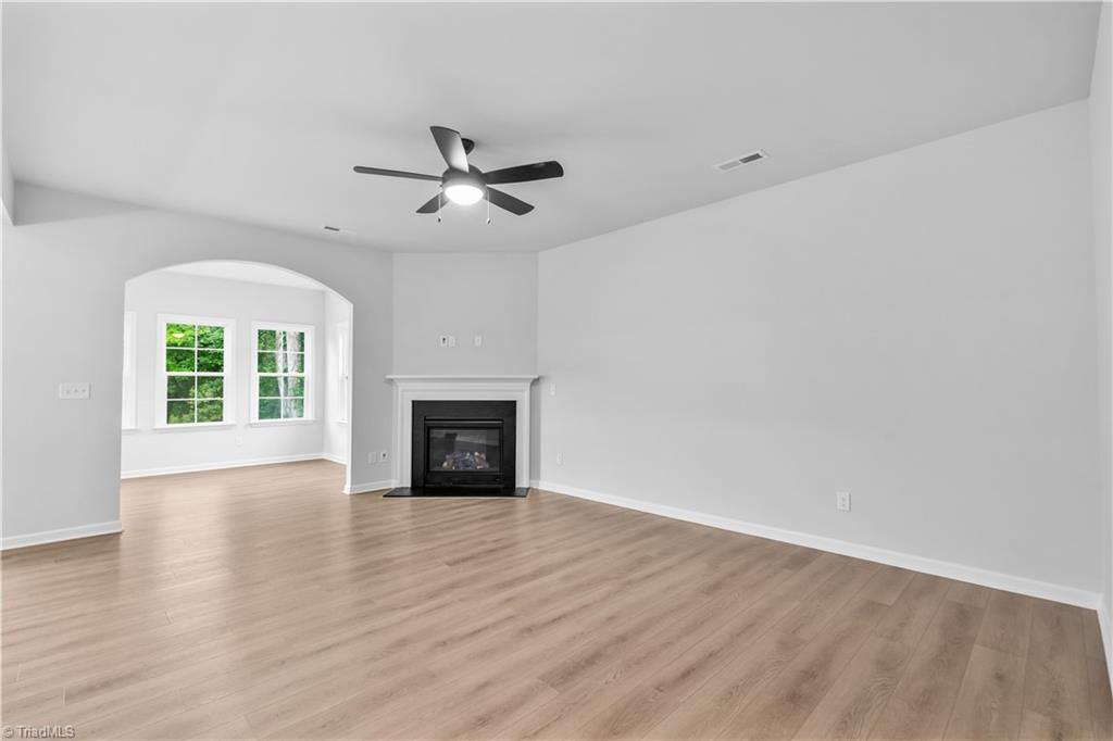 2094 Harris Farm Court Property Photo 3