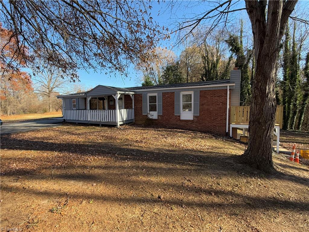 108 White Oak Court Property Photo 1