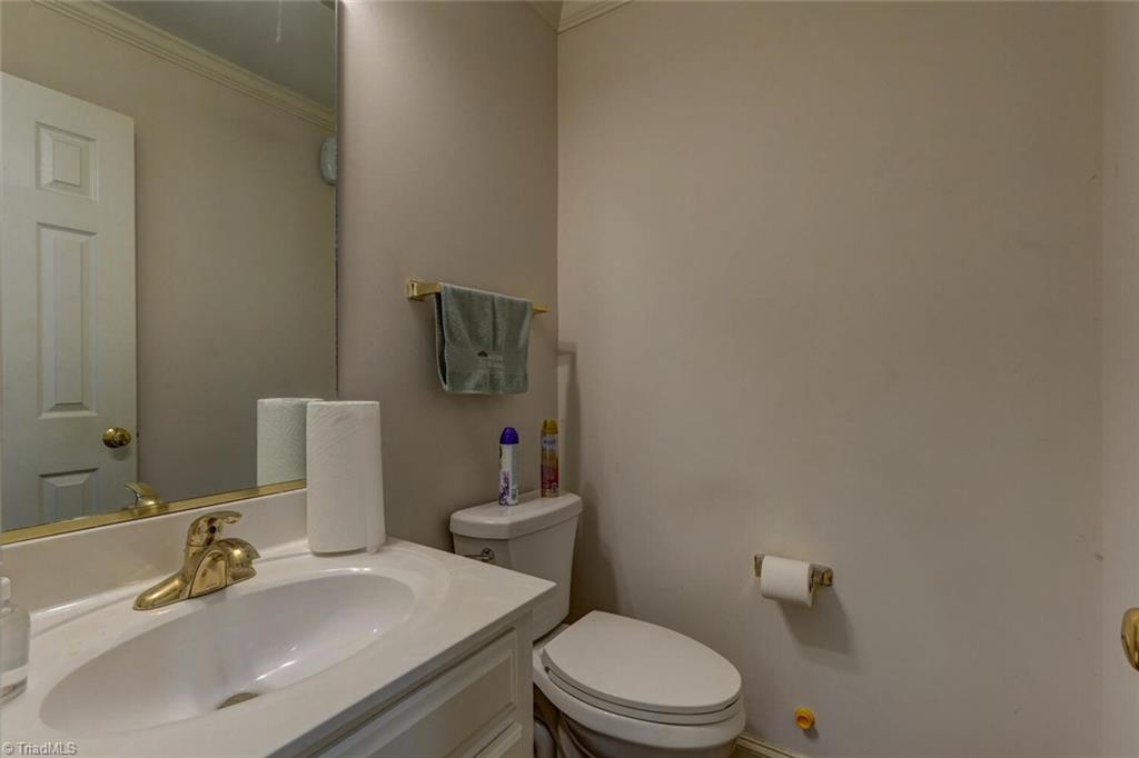 206 Pine Hill Court Property Photo 15