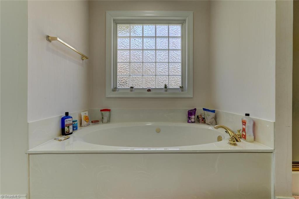 206 Pine Hill Court Property Photo 20