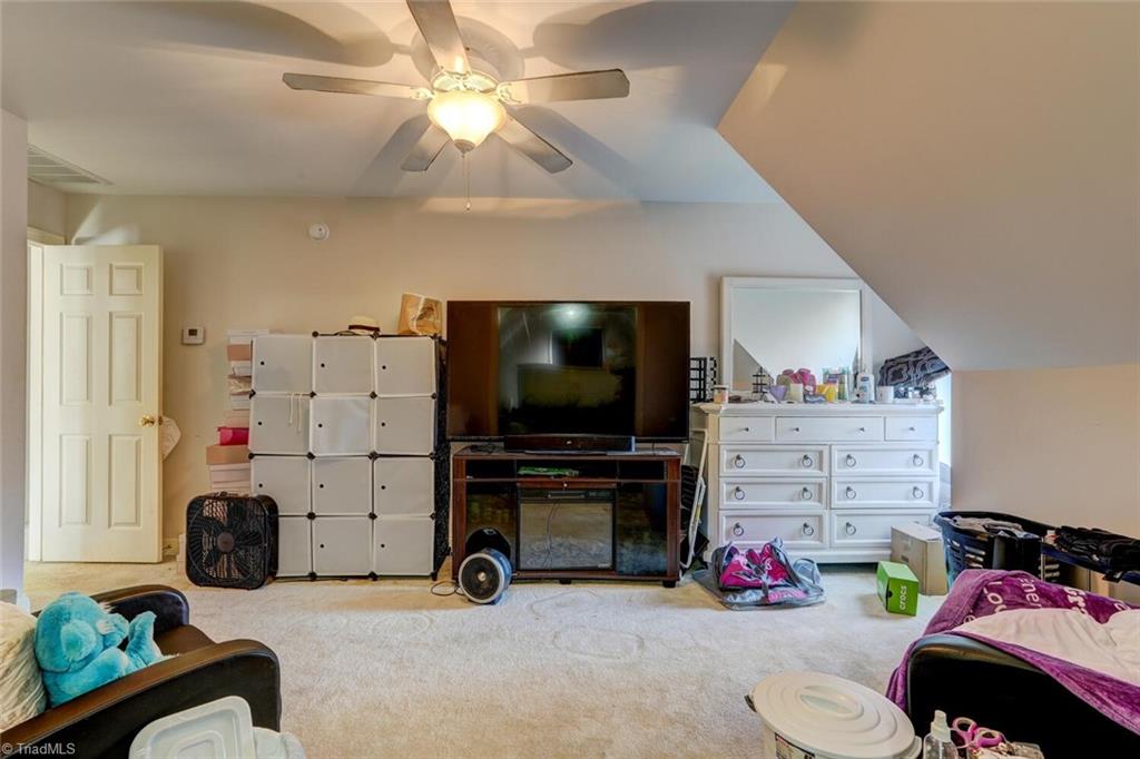 206 Pine Hill Court Property Photo 25