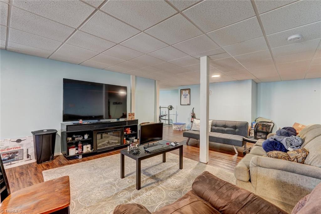 206 Pine Hill Court Property Photo 28