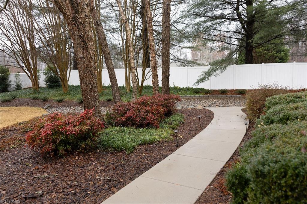 6104 Morganshire Drive Property Photo 7